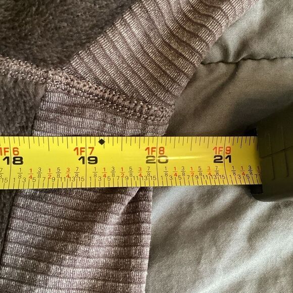 Ladies Mountain Hardwear Polartec High Loft 1/2 Zip Pullover‎ Fleece medium - Picture 6 of 7